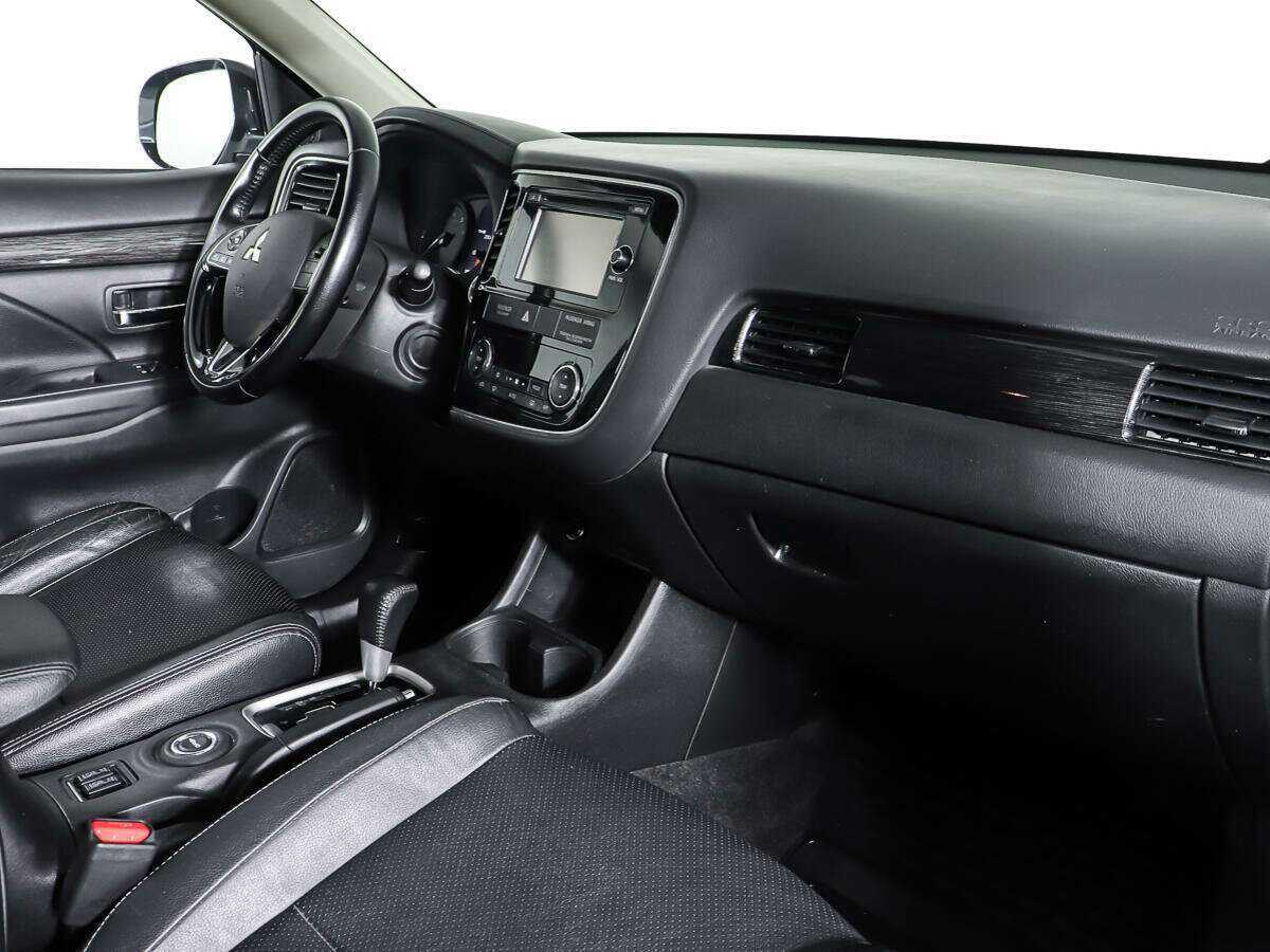 Mitsubishi Outlander, 2016 Фото №8