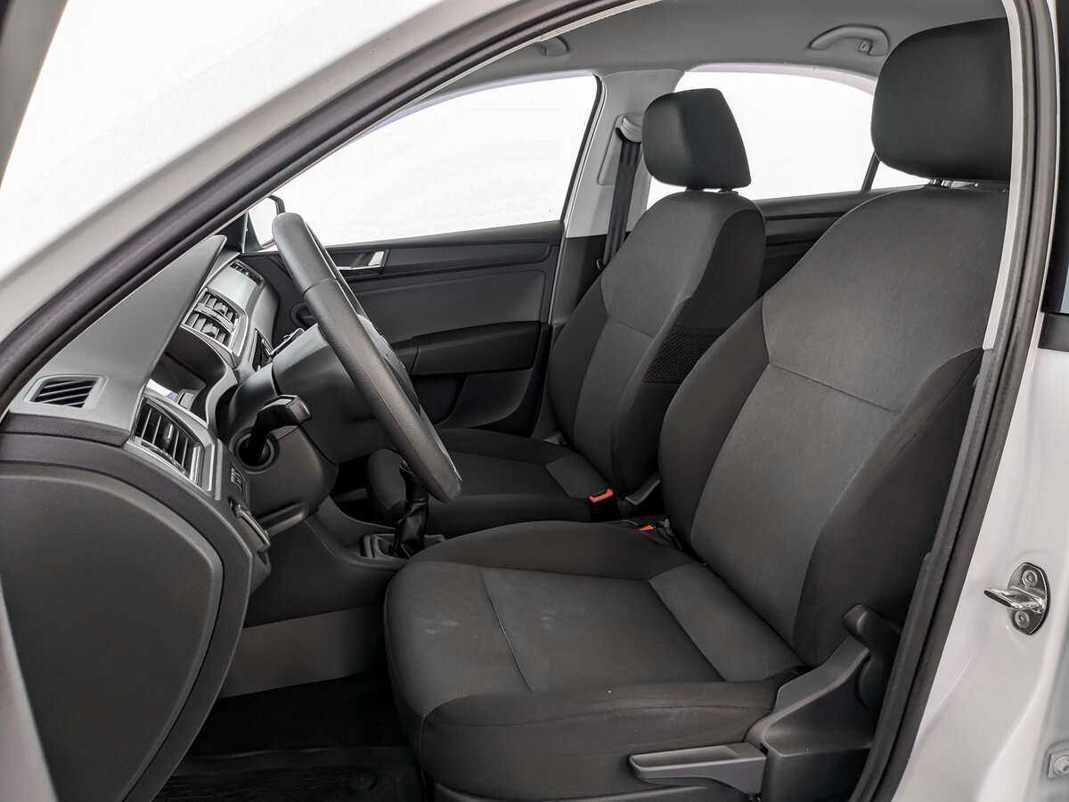 Skoda Rapid, 2017 Фото №16