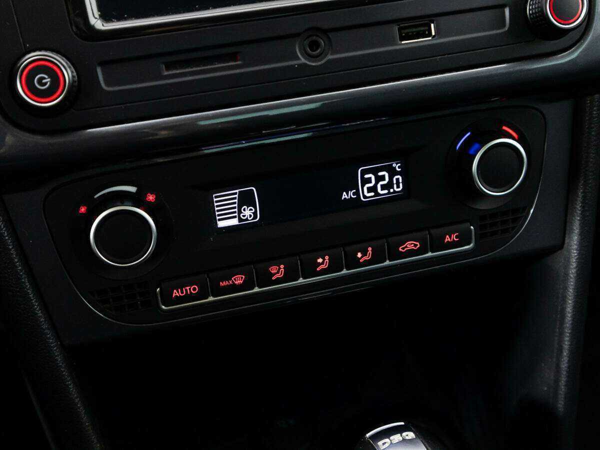 Volkswagen Polo, 2019 Фото №15