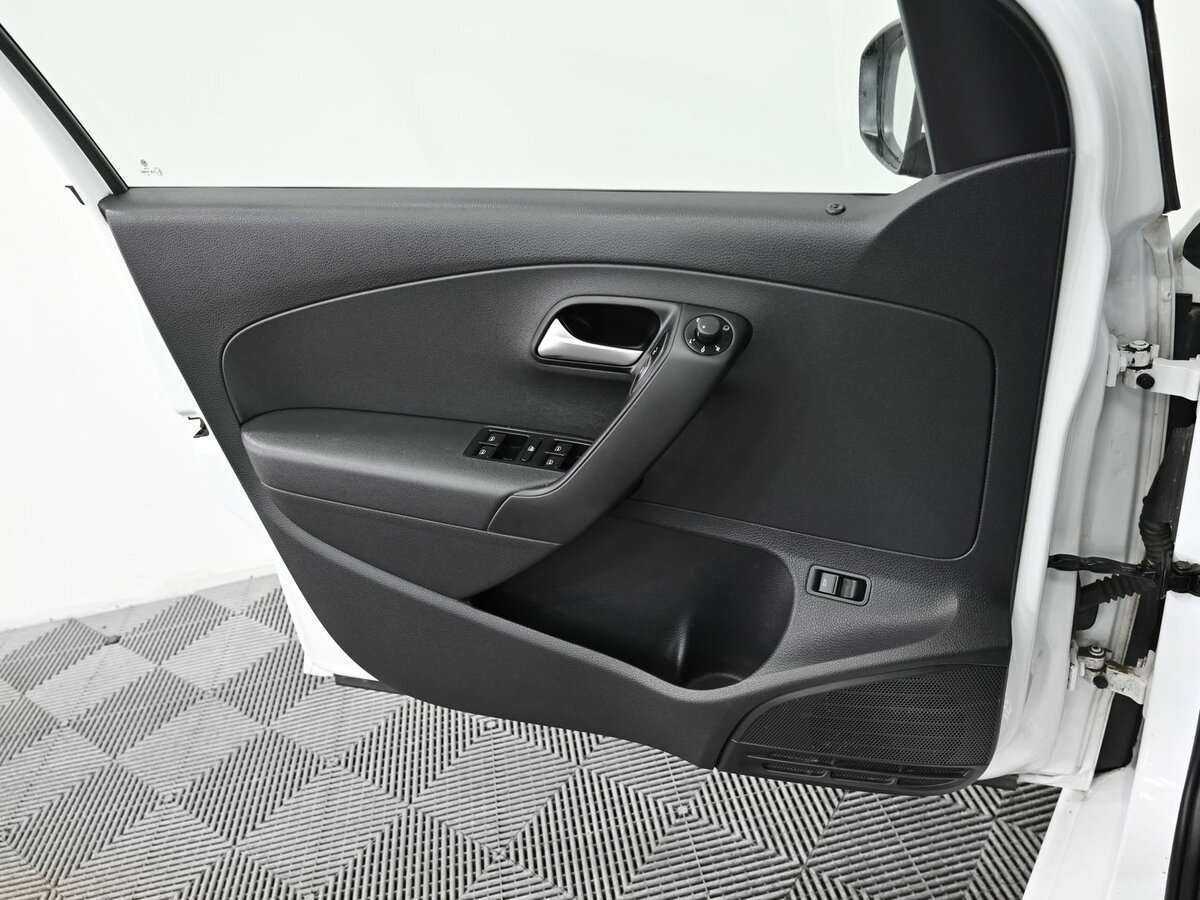 Volkswagen Polo, 2019 Фото №12