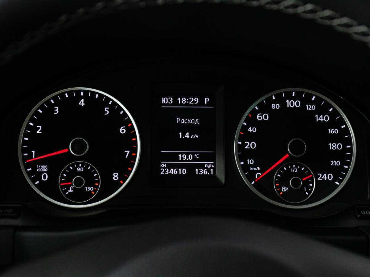 Volkswagen Tiguan, 2015 Фото №12