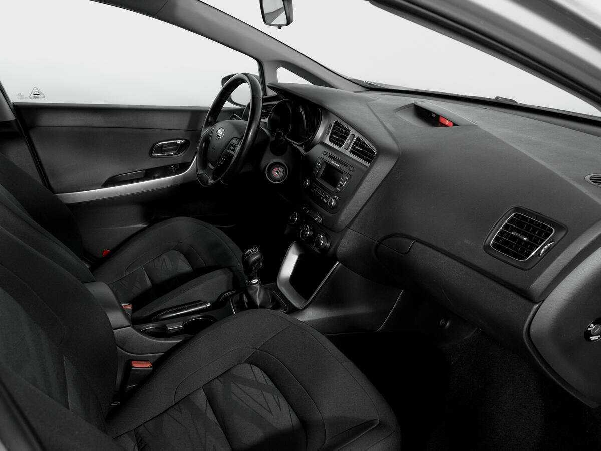 Kia Ceed, 2015 Фото №9