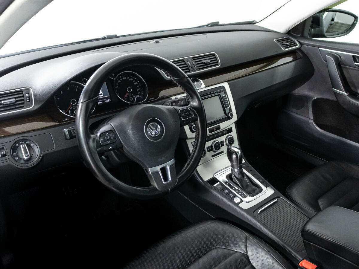 Volkswagen Passat, 2012 Фото №11