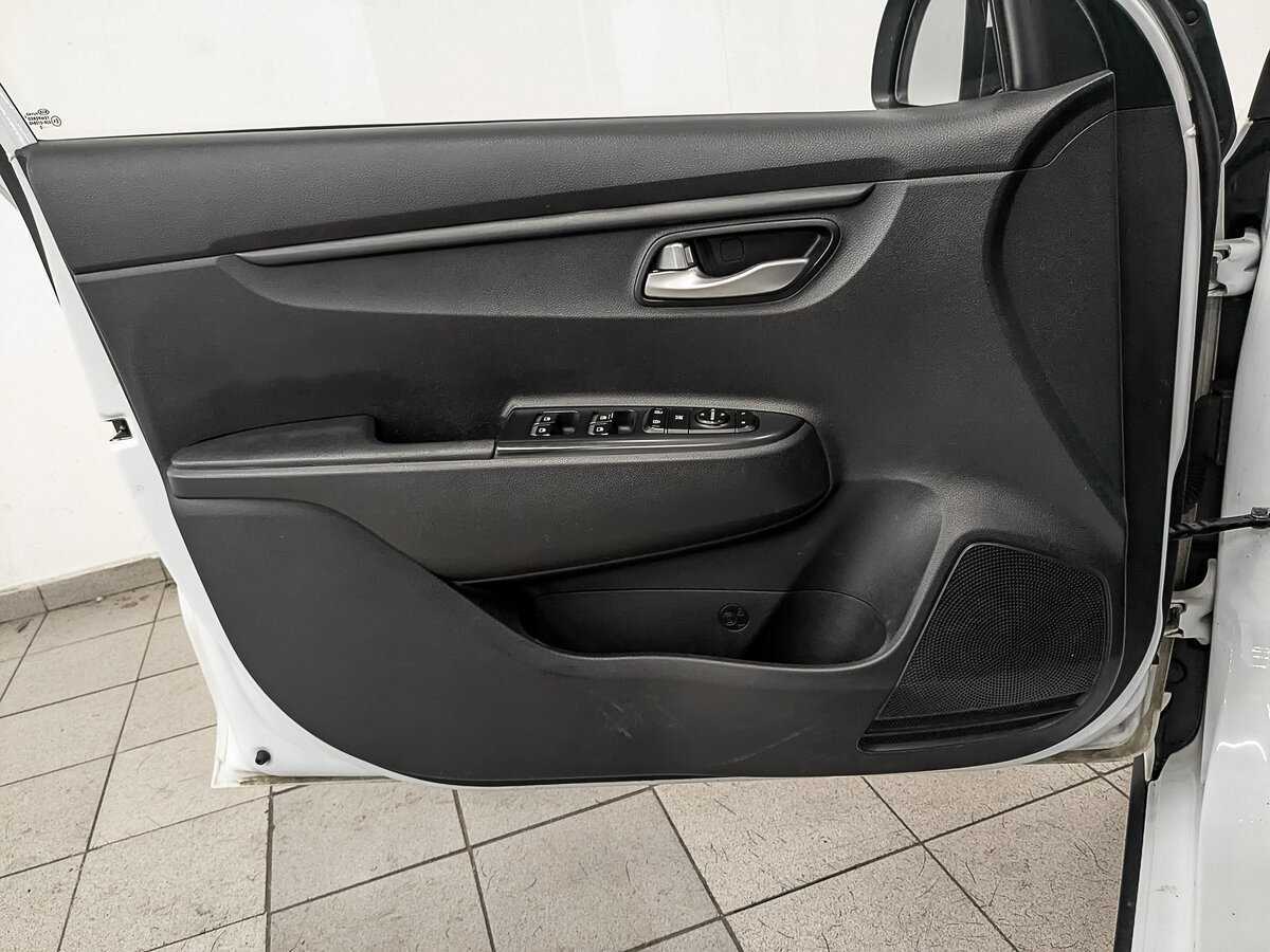 Kia Rio X-Line, 2020 Фото №16