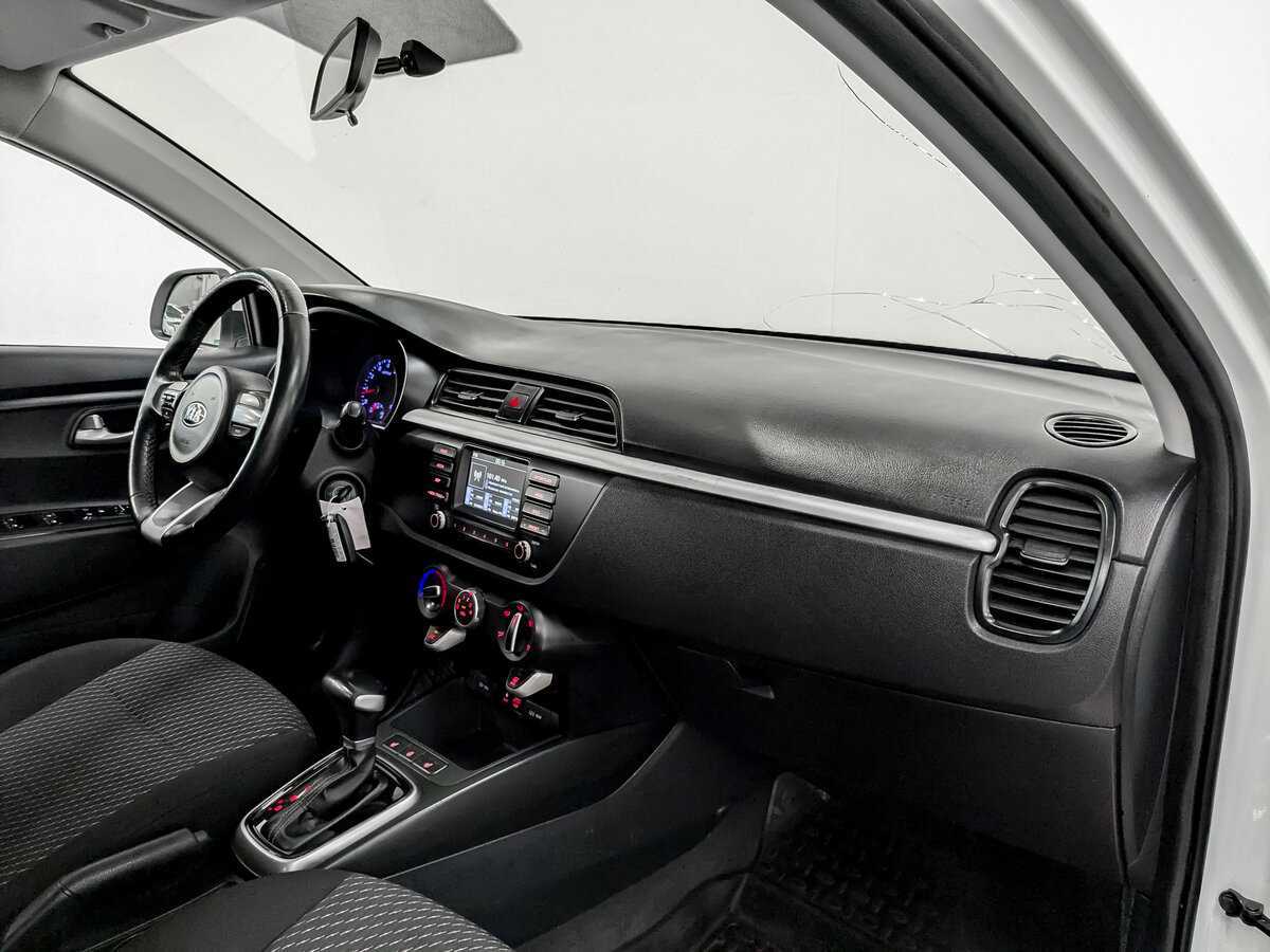 Kia Rio X-Line, 2020 Фото №11