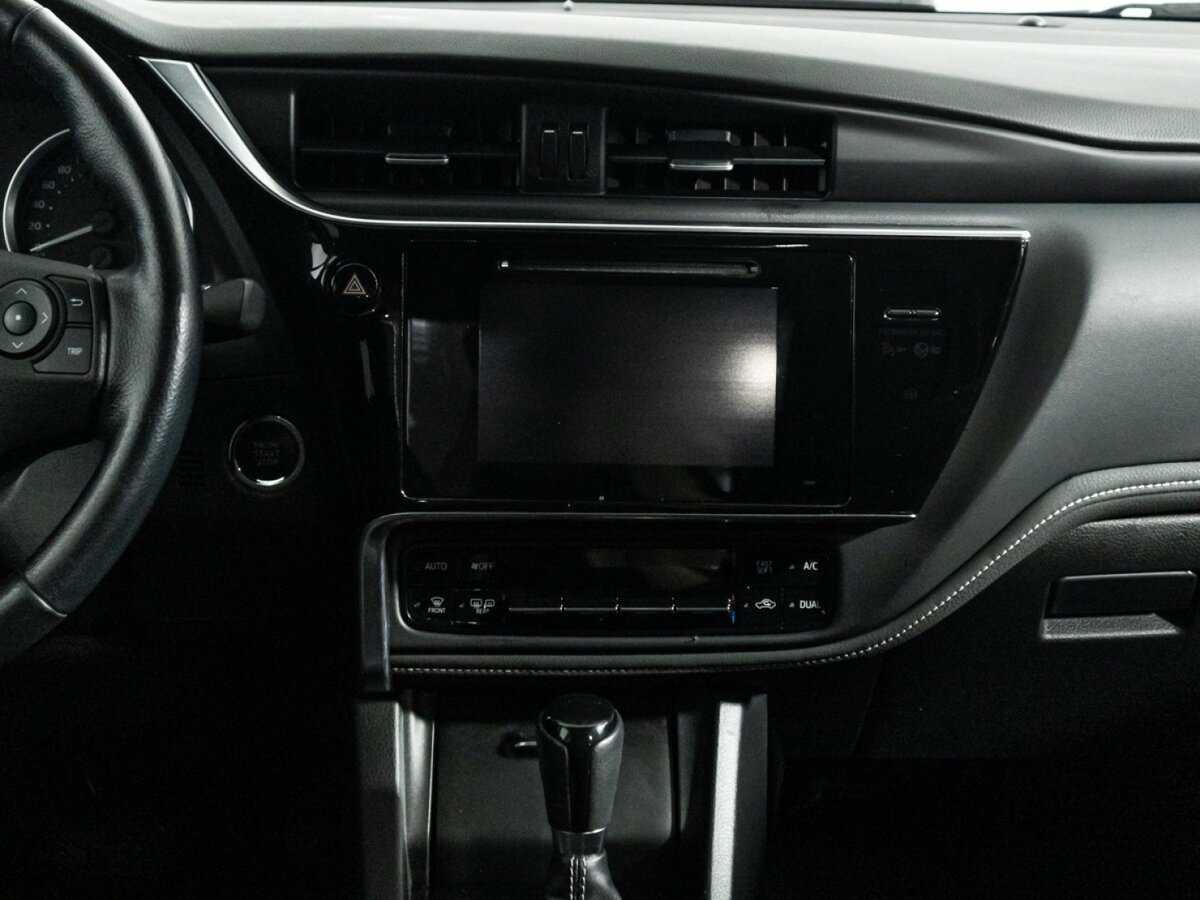 Toyota Corolla, 2018 Фото №14