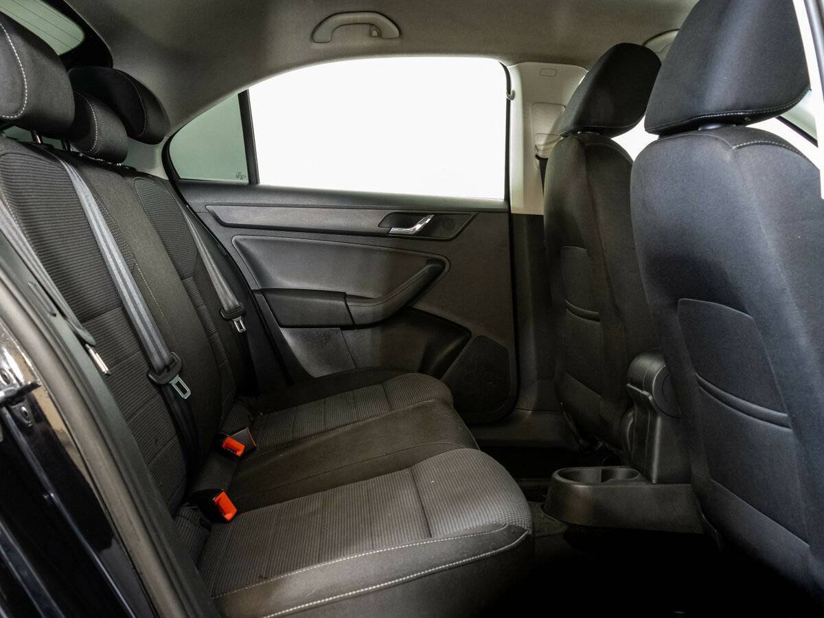 Skoda Rapid, 2015 Фото №14