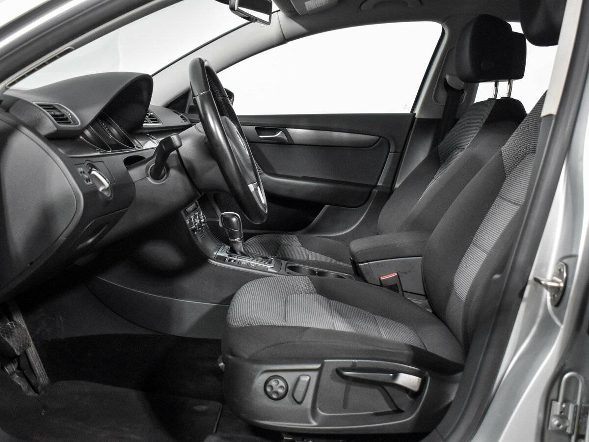 Volkswagen Passat, 2012 Фото №11