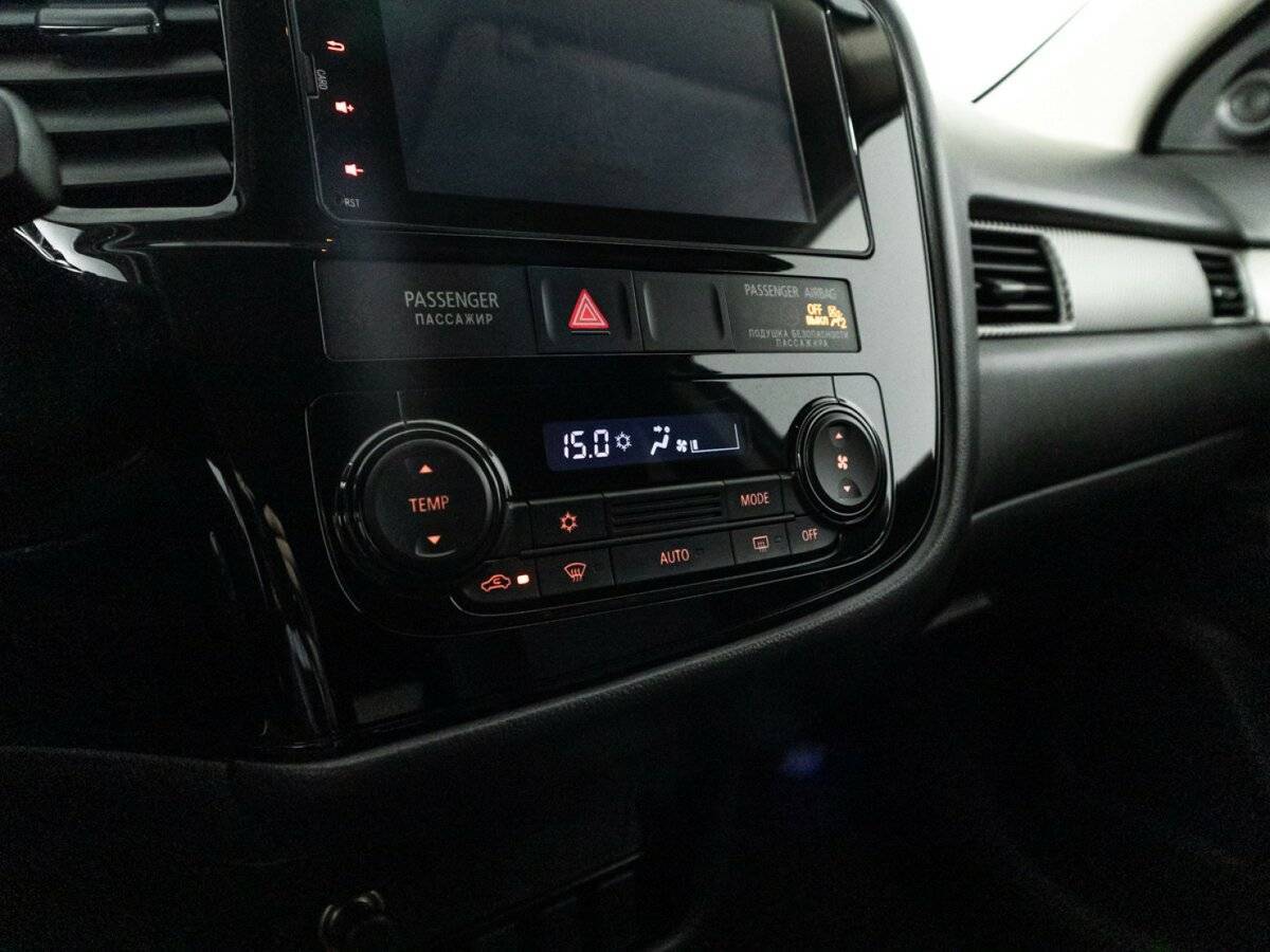 Mitsubishi Outlander, 2017 Фото №16