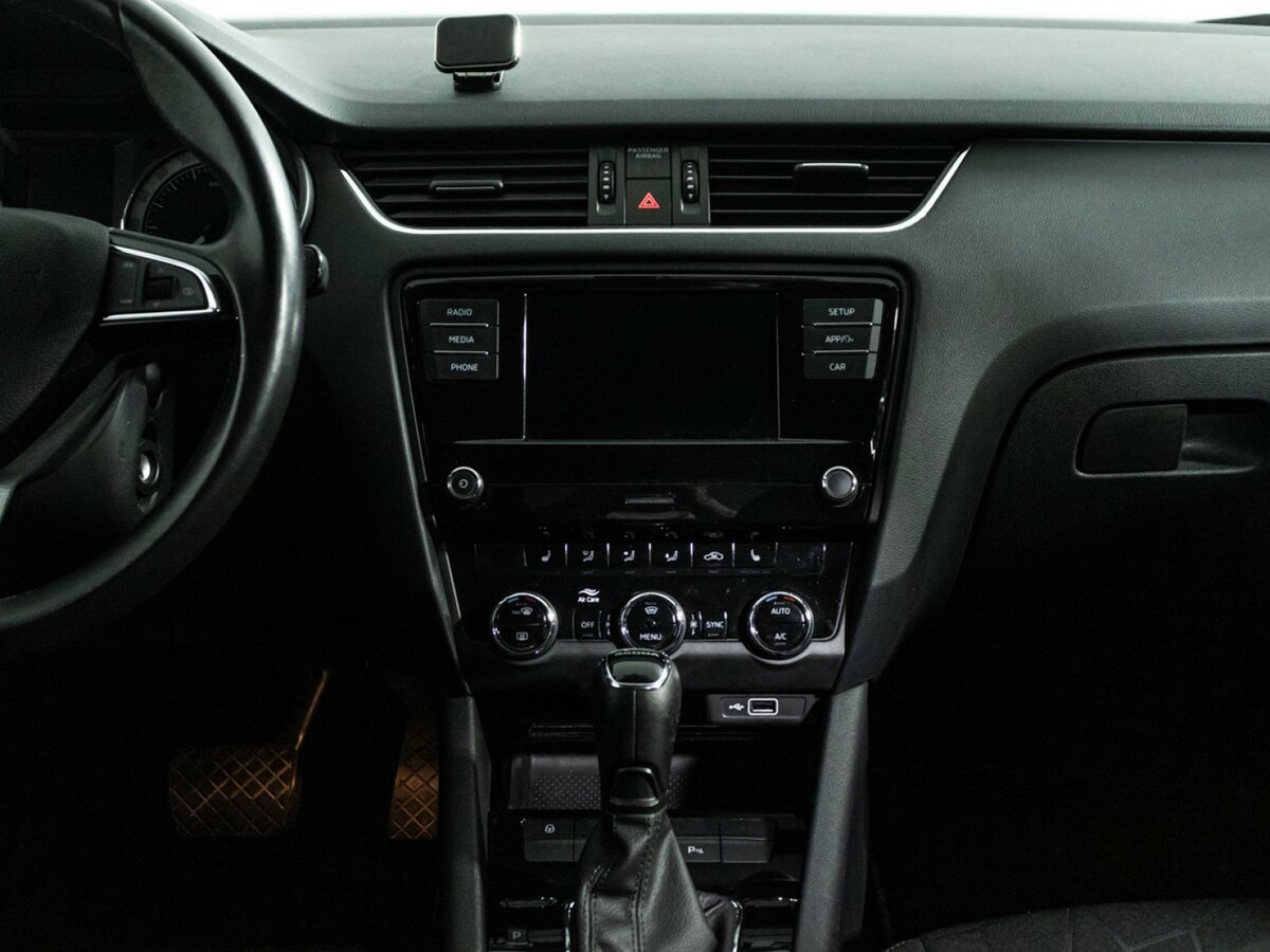 Skoda Octavia III (A7) Рестайлинг, 2019 Фото №14